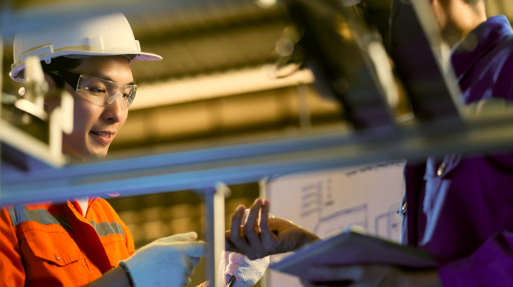 Builder with a hat on